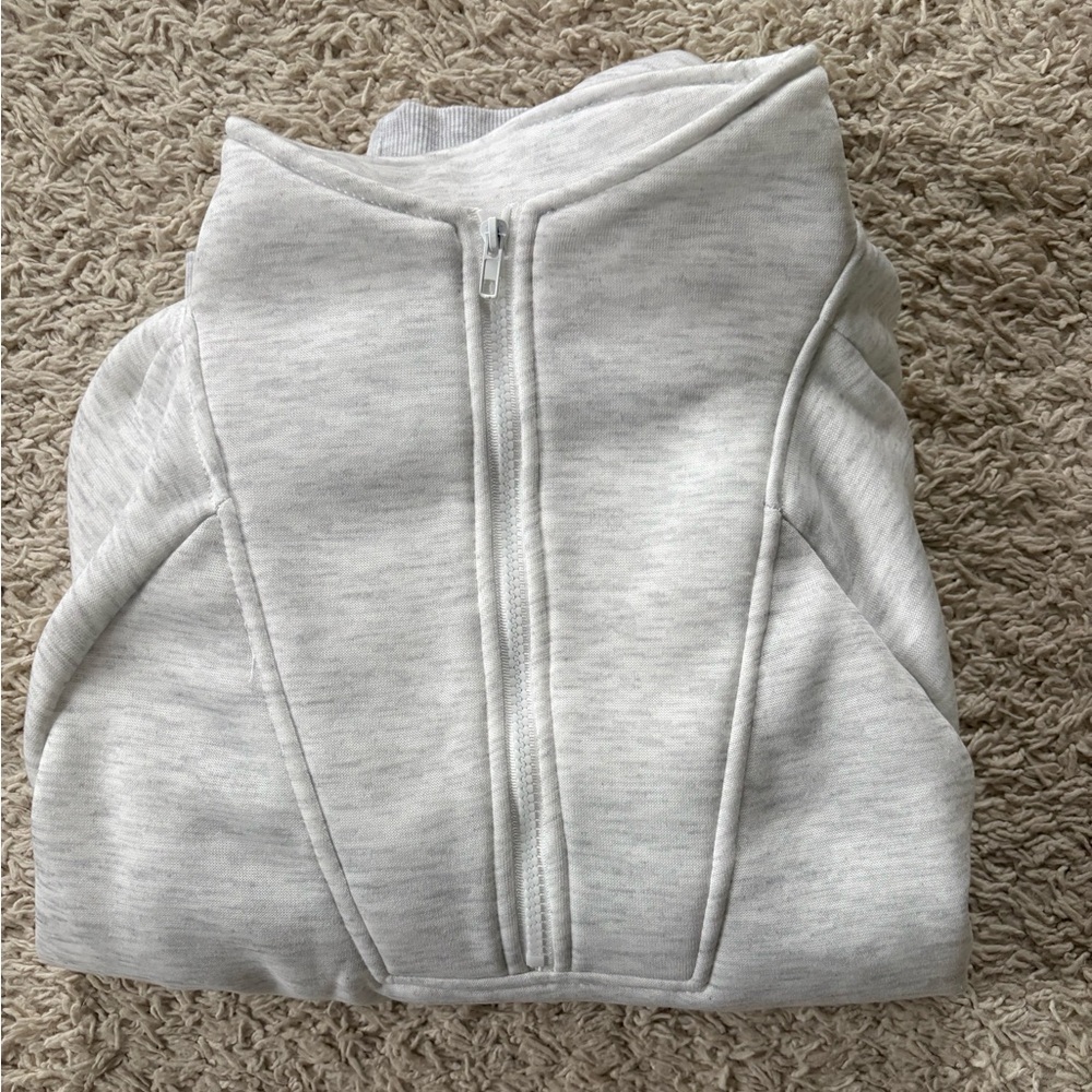 SHEIN Light Gray Crew Neck Sweater